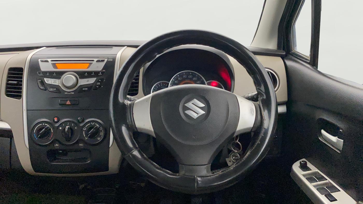 2015 Maruti Wagon R 1.0 VXI, Petrol, Manual, 1,11,487 km, Steering Wheel Close Up