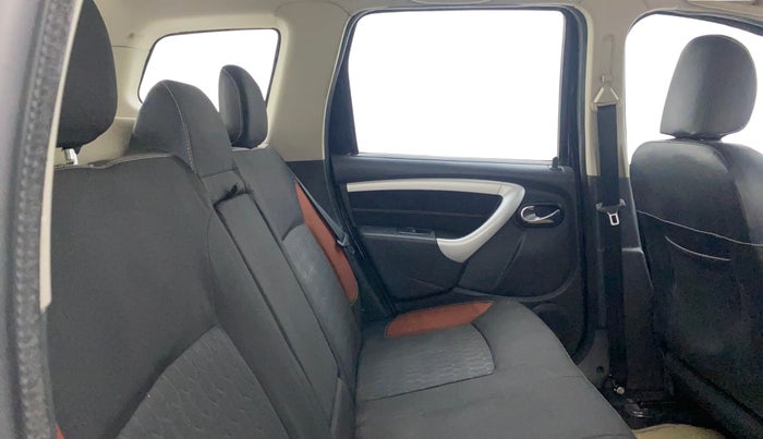 2015 Renault Duster 110 PS RXZ 4X4 MT DIESEL, Diesel, Manual, 56,189 km, Right Side Rear Door Cabin