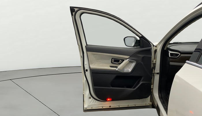 2022 Tata Harrier XTA 2.0L KRYOTEC PLUS, Diesel, Automatic, 73,326 km, LHS Front Door