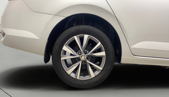 2022 Skoda SLAVIA STYLE 1.0L TSI MT, Petrol, Manual, 51,318 km, Right Rear Wheel