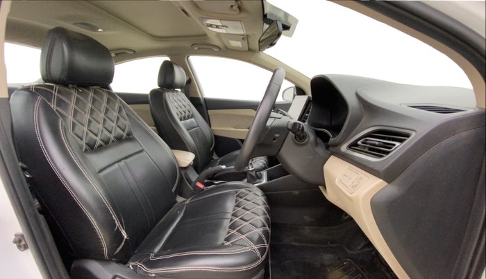 2022 Hyundai Verna SX 1.5 VTVT, Petrol, Manual, 76,406 km, Right Side Front Door Cabin