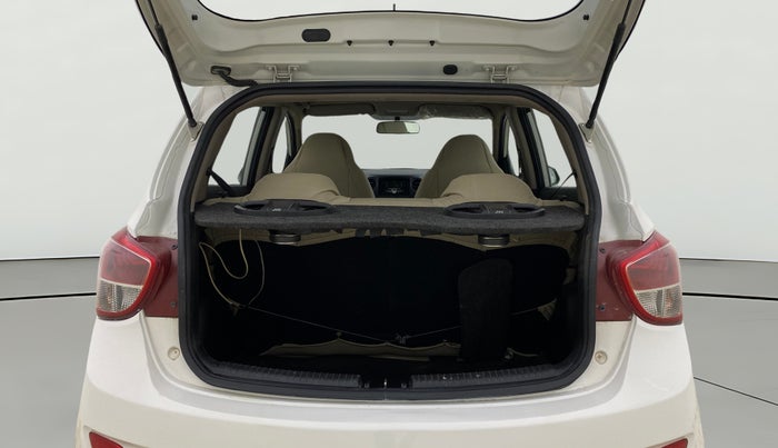 2016 Hyundai Grand i10 MAGNA 1.2 KAPPA VTVT, Petrol, Manual, 77,533 km, Boot Open Zoomed View