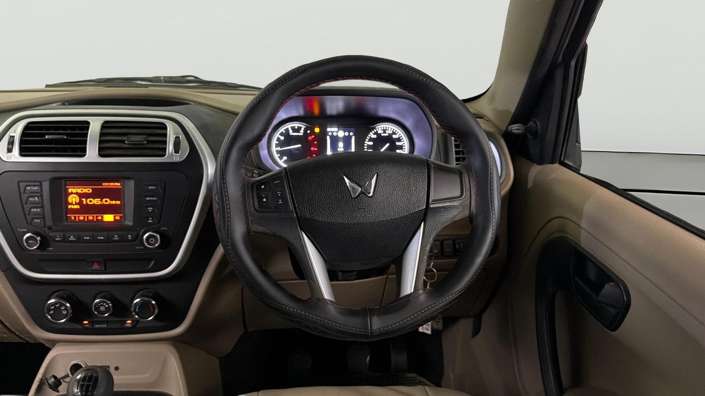 2023 Mahindra BOLERO NEO N 8, Diesel, Manual, 92,917 km, Steering Wheel Close Up