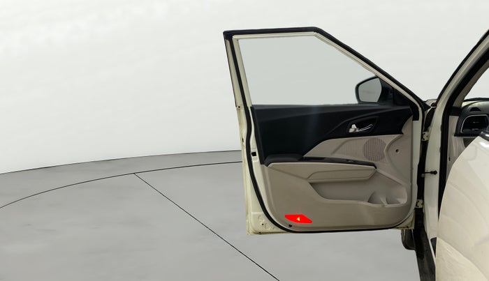 2020 Mahindra XUV300 W8 1.5 DIESEL, Diesel, Manual, 17,802 km, LHS Front Door