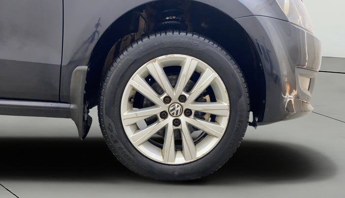 2013 Volkswagen Polo HIGHLINE DIESEL, Diesel, Manual, 67,448 km, Right Front Wheel