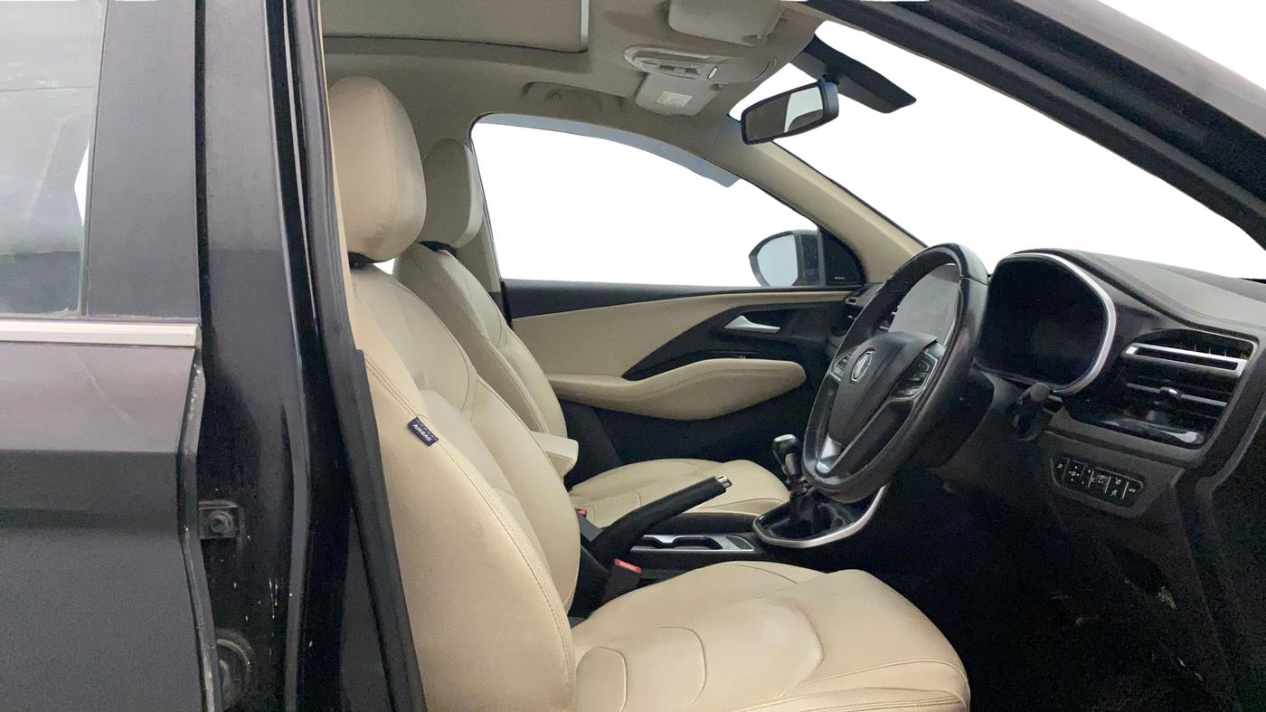 2023 MG HECTOR SHARP PRO 2.0 TURBO DIESEL, Diesel, Manual, 68,591 km, Right Side Front Door Cabin