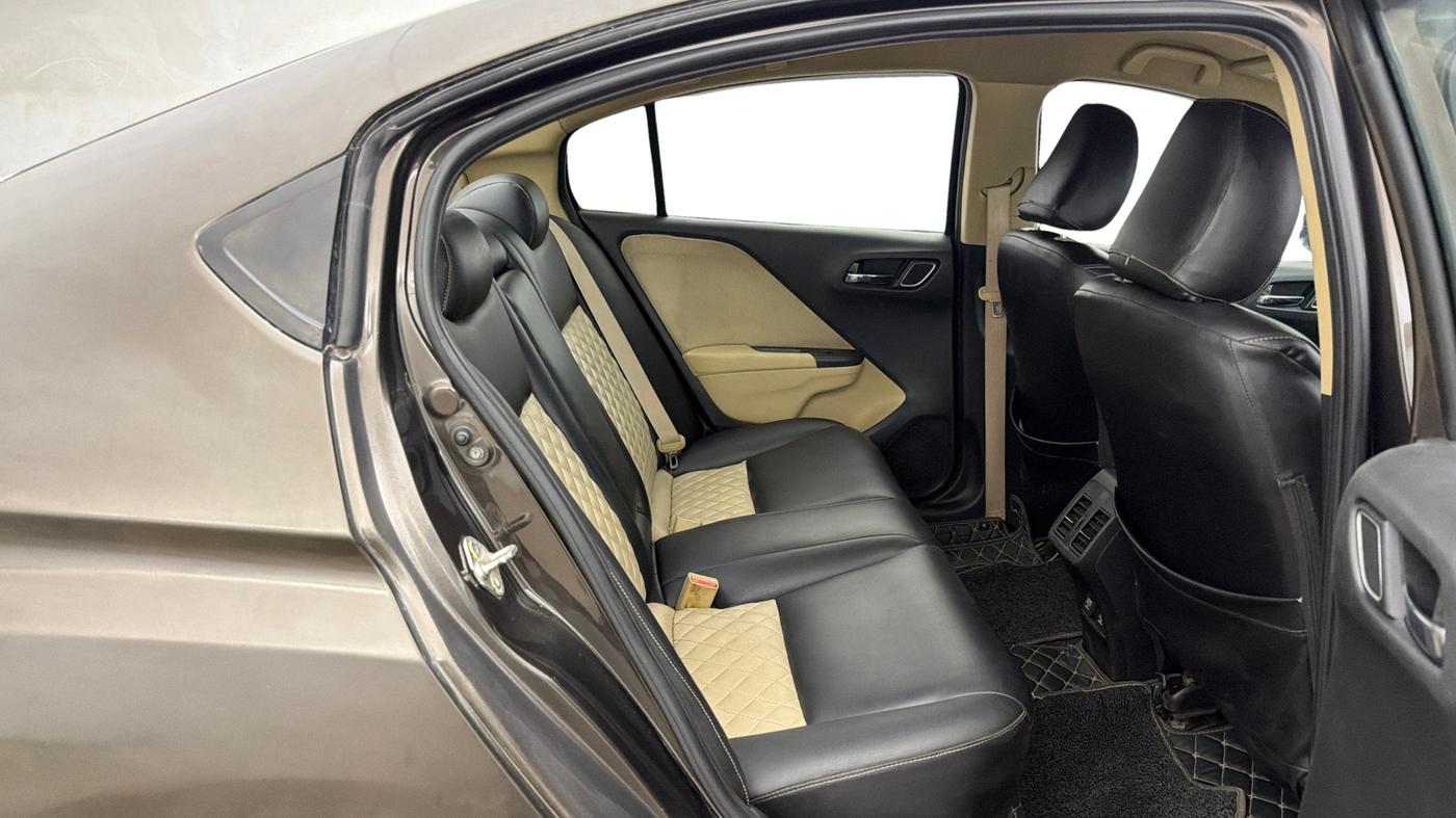 2020 Honda City 1.5L I-VTEC V MT, Petrol, Manual, 53,259 km, Right Side Rear Door Cabin