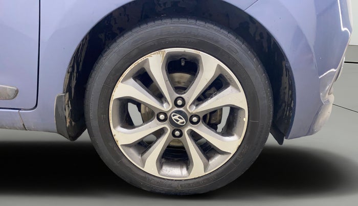 2015 Hyundai Xcent SX AT 1.2 (O), Petrol, Automatic, 80,603 km, Right Front Wheel