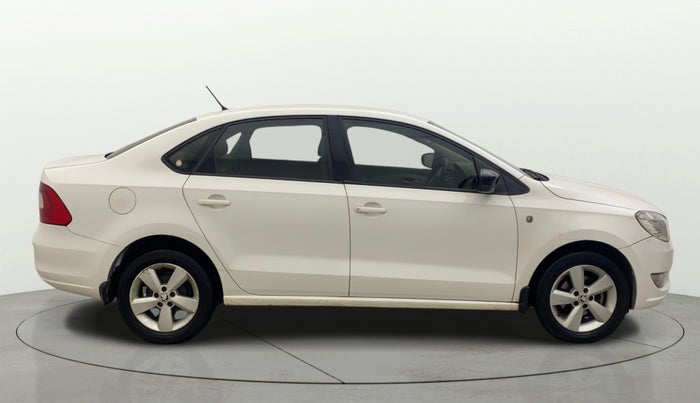 2014 Skoda Rapid ELEGANCE 1.6 MPI AT, CNG, Automatic, 43,105 km, Right Side View