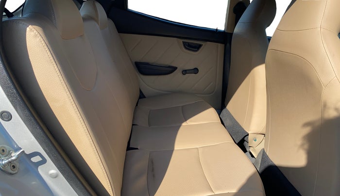 2017 Hyundai Eon ERA +, CNG, Manual, 51,034 km, Right Side Rear Door Cabin