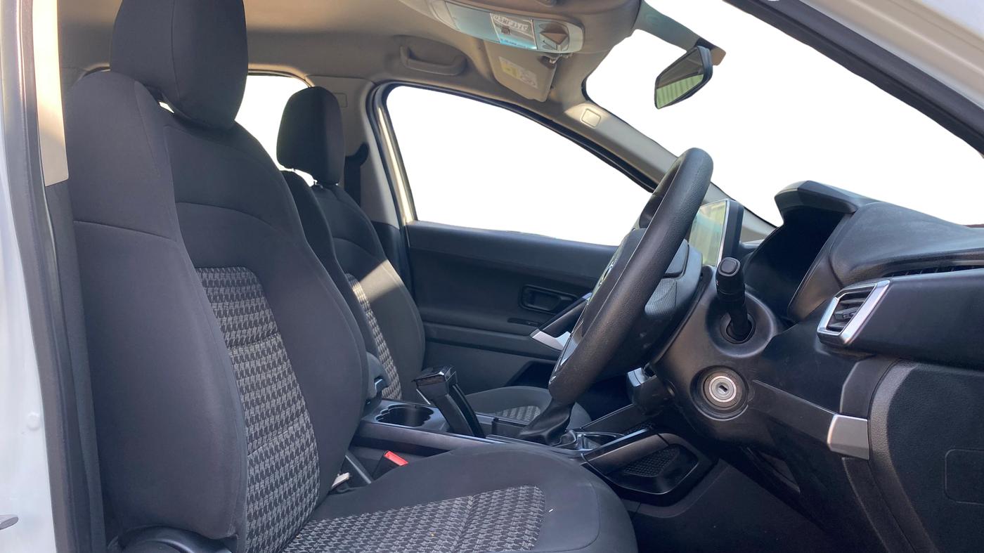 2021 Tata Harrier XMA 2.0L KRYOTEC, Diesel, Automatic, 97,438 km, Right Side Front Door Cabin