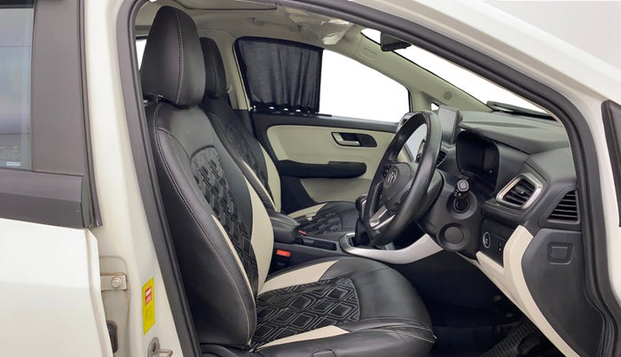 2023 Tata ALTROZ XZ PLUS SUNROOF CNG, CNG, Manual, 37,727 km, Right Side Front Door Cabin