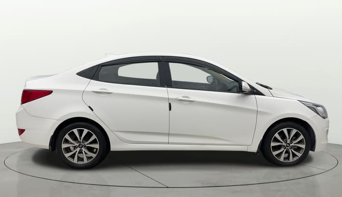 2016 Hyundai Verna 1.6 CRDI SX, Diesel, Manual, 27,271 km, Right Side View