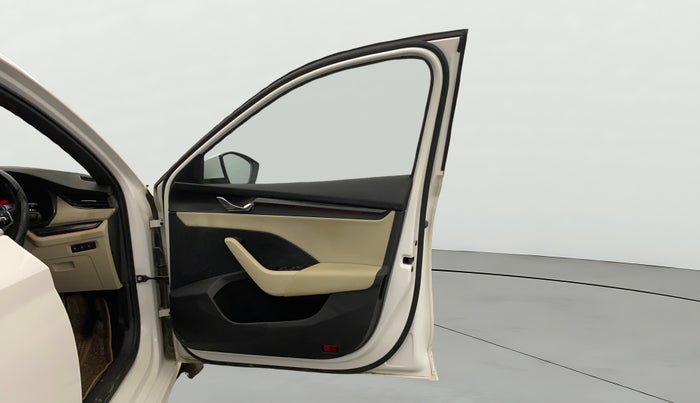 2022 Skoda Octavia STYLE 2.0, Petrol, Automatic, 47,591 km, RHS Front Door