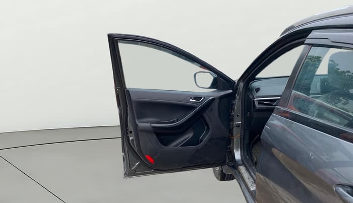 2024 Tata NEXON FEARLESS + SUNROOF DCA DUAL TONE 1.2 PETROL, Petrol, Automatic, 26,543 km, LHS Front Door