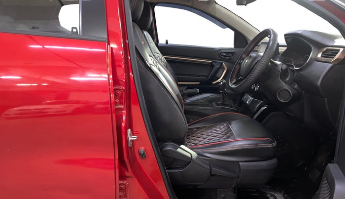 2023 Renault Kiger RXT (O) MT DUAL TONE, Petrol, Manual, 11,708 km, Right Side Front Door Cabin