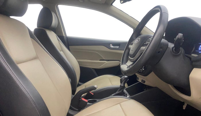 2017 Hyundai Verna 1.6 VTVT SX (O) AT, Petrol, Automatic, 34,773 km, Right Side Front Door Cabin