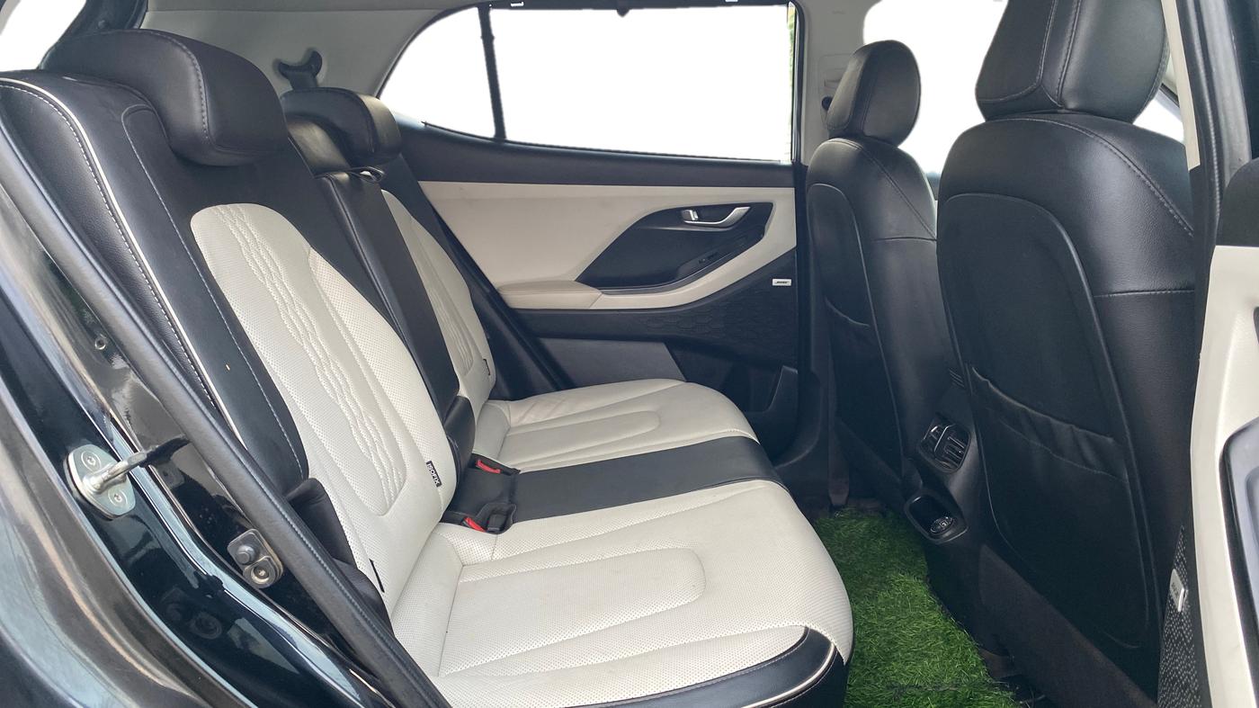 2021 Hyundai Creta SX (O) AT 1.5 DIESEL, Diesel, Automatic, 1,00,034 km, Right Side Rear Door Cabin