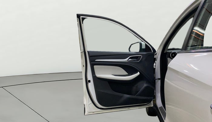 2023 MG ASTOR SHARP 1.5 CVT, Petrol, Automatic, 21,810 km, LHS Front Door