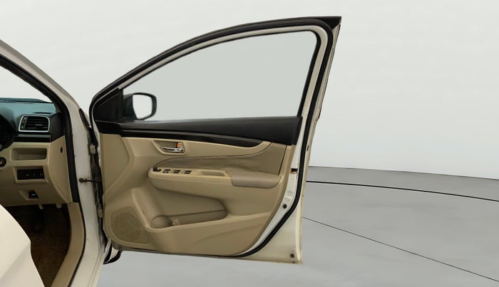 2016 Maruti Ciaz ZXI+ AT, Petrol, Automatic, 1,17,673 km, RHS Front Door