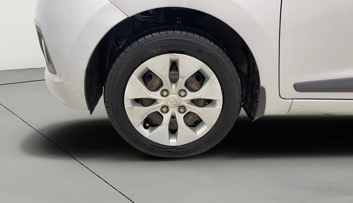 2016 Hyundai Xcent S 1.2 SPECIAL EDITION, Petrol, Manual, 1,07,283 km, Left Front Wheel