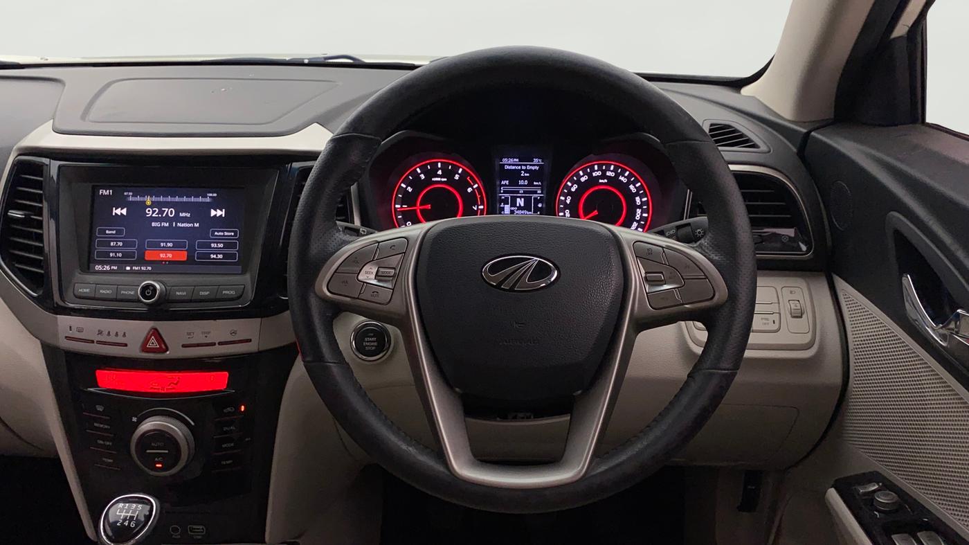 2020 Mahindra XUV300 W8 (O) 1.2 PETROL, Petrol, Manual, 34,817 km, Steering Wheel Close Up