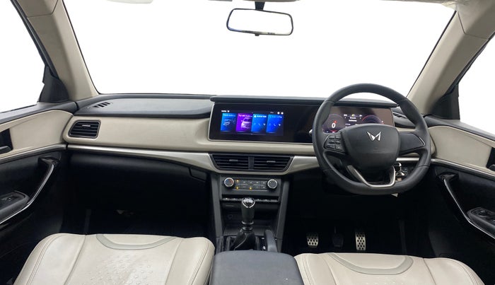 2022 Mahindra XUV700 AX 5 P MT 7 STR, Petrol, Manual, 38,236 km, Dashboard