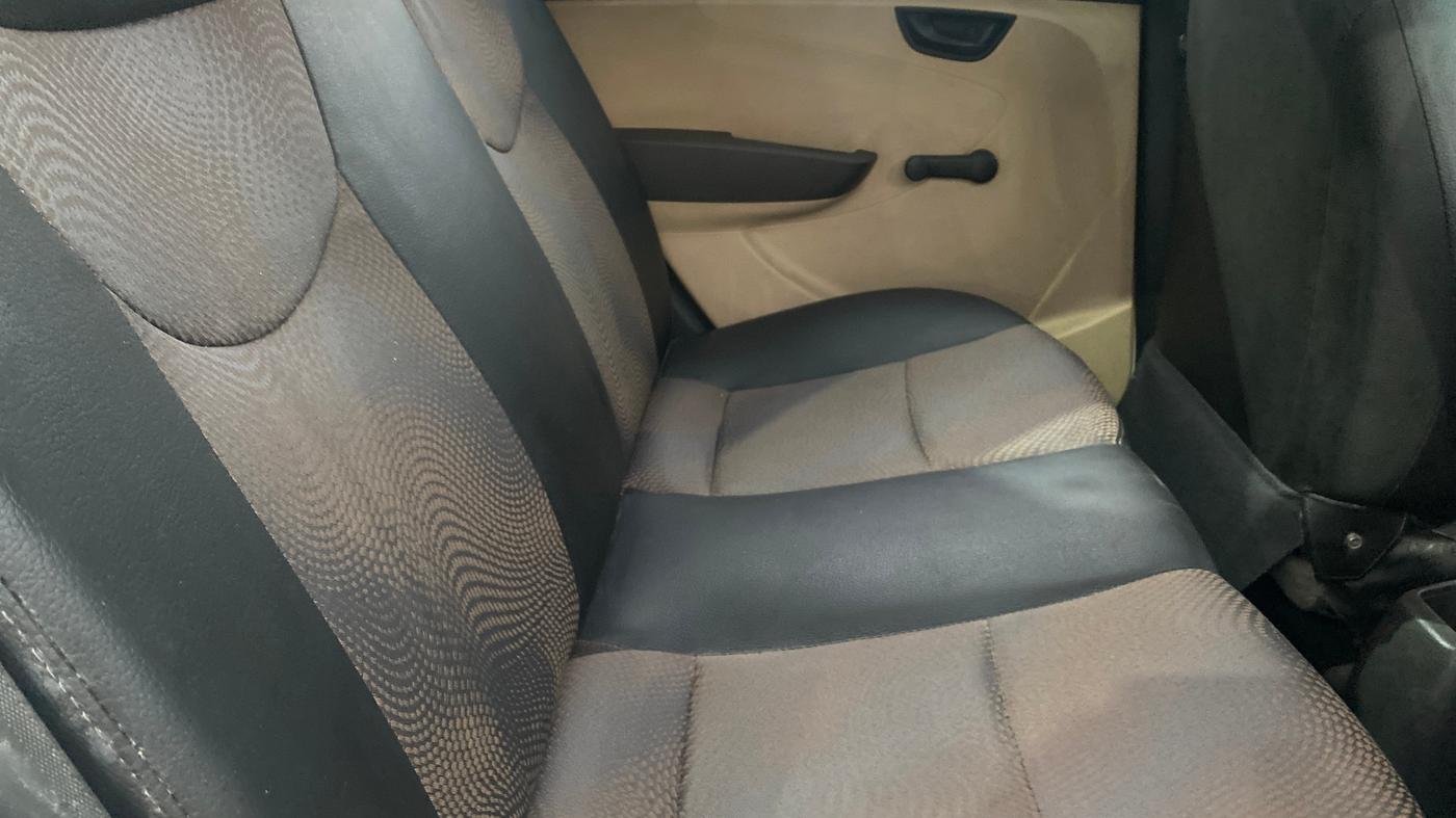 2015 Hyundai Eon MAGNA +, Petrol, Manual, 48,496 km, Right Side Rear Door Cabin