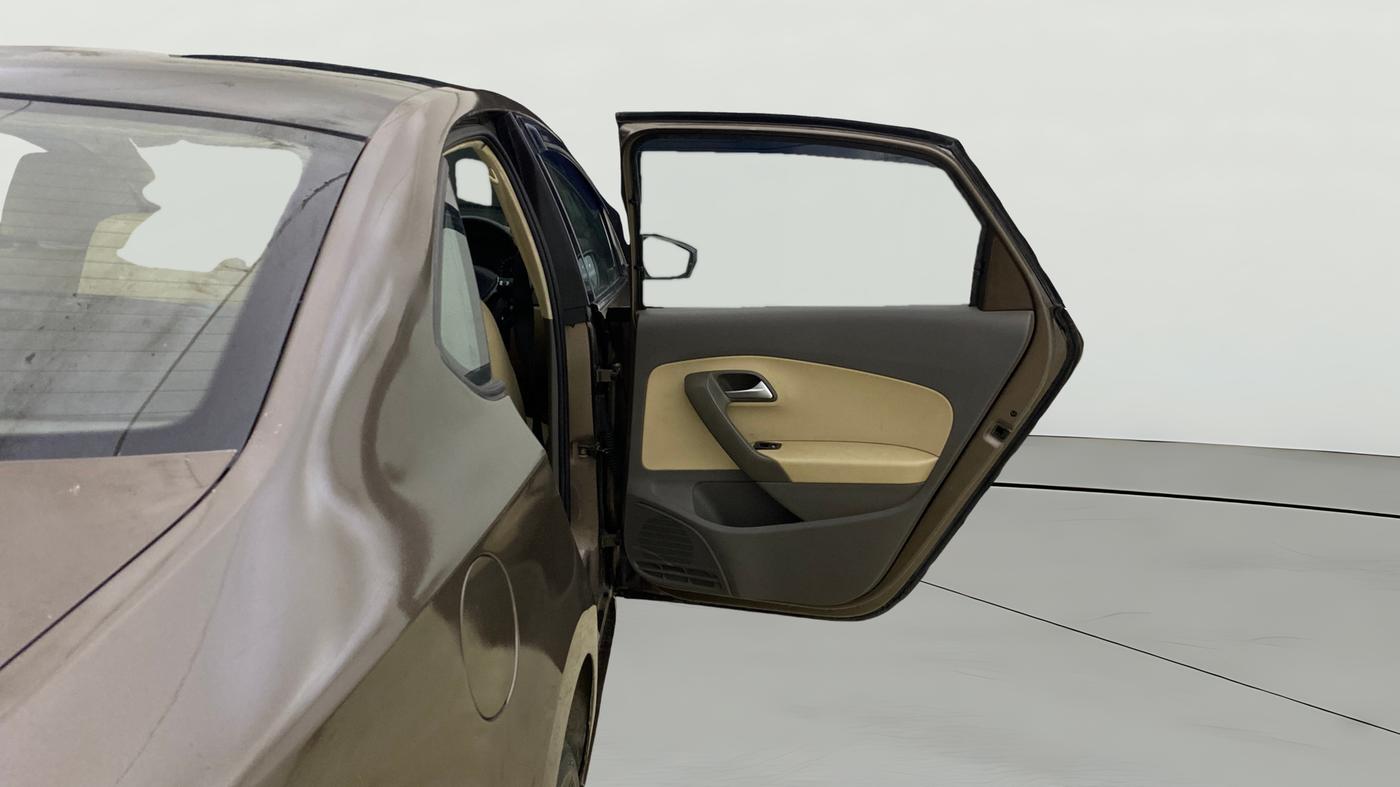 2015 Volkswagen Vento HIGHLINE PETROL AT, Petrol, Automatic, 20,273 km, RHS Rear Door