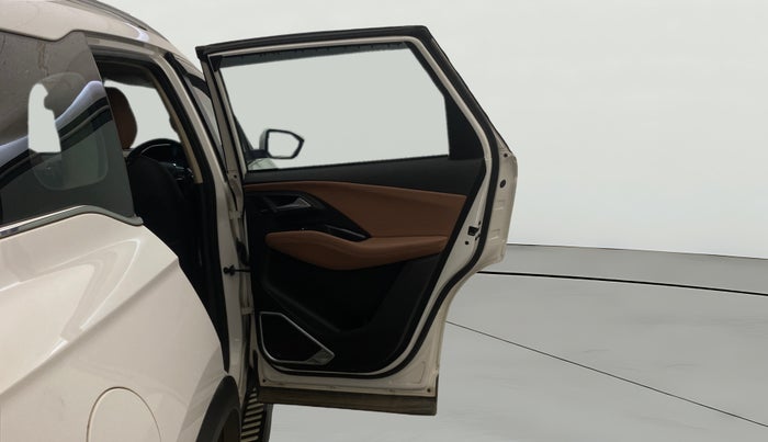 2024 MG HECTOR PLUS SHARP PRO 2.0 TURBO DIESEL 7 STR, Diesel, Manual, 25,742 km, RHS Rear Door