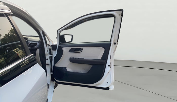 2022 Tata ALTROZ XZ PLUS PETROL, Petrol, Manual, 48,172 km, RHS Front Door