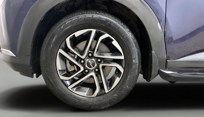 2022 KIA CARENS PRESTIGE PLUS 1.4 PETROL DCT 7 STR, Petrol, Automatic, 49,964 km, Left Front Wheel