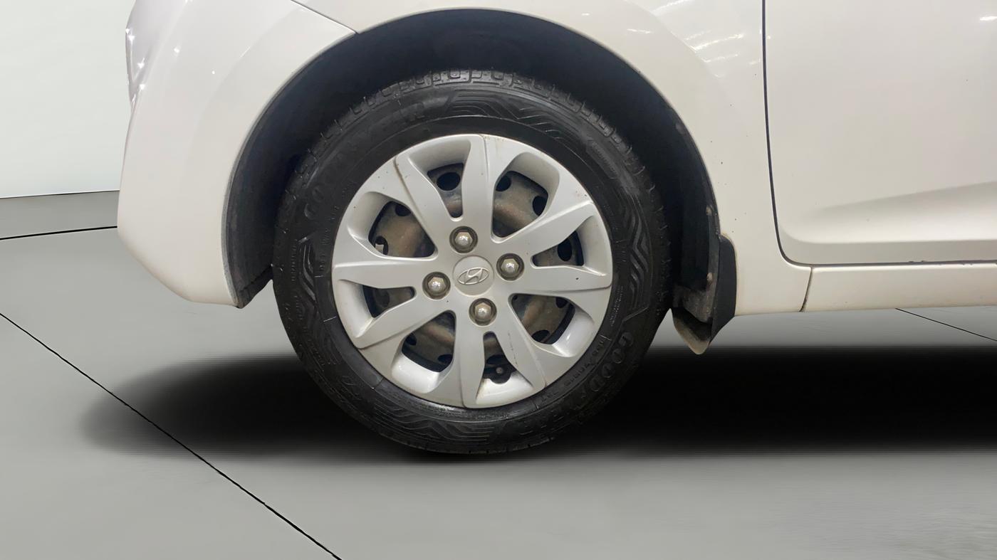 2015 Hyundai Eon MAGNA +, Petrol, Manual, 45,523 km, Left Front Wheel