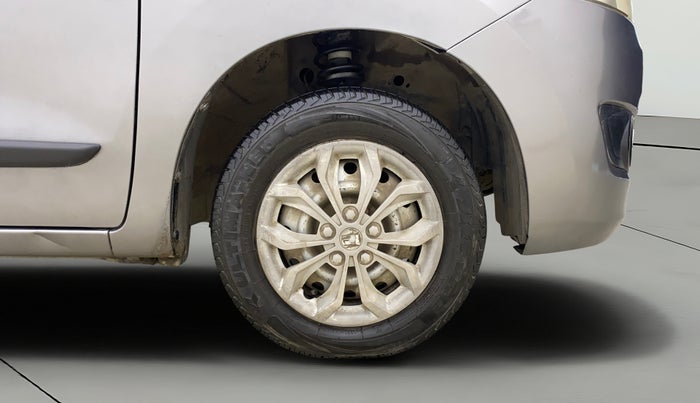 2017 Maruti Wagon R 1.0 LXI CNG, CNG, Manual, 99,996 km, Right Front Wheel