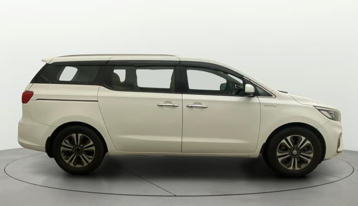 2020 KIA CARNIVAL PRESTIGE 2.2 7 STR, Diesel, Automatic, 1,21,694 km, Right Side View