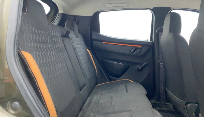 2018 Renault Kwid CLIMBER 1.0, Petrol, Manual, 27,998 km, Right Side Rear Door Cabin