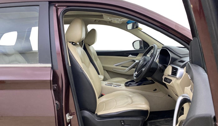 2022 MG HECTOR SHARP 1.5 PETROL CVT, Petrol, Automatic, 32,256 km, Right Side Front Door Cabin