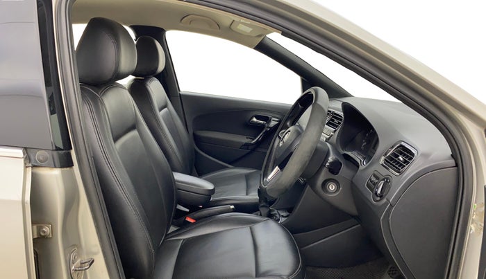 2017 Skoda Rapid AMBITION 1.6 MPI MT, Petrol, Manual, 84,228 km, Right Side Front Door Cabin