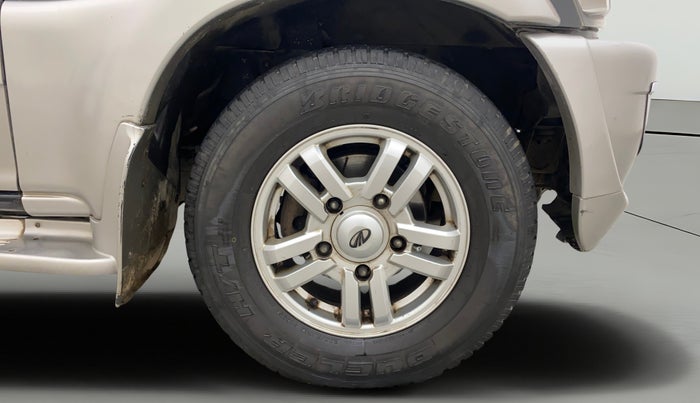 2013 Mahindra Scorpio VLX 2WD AIRBAG, Diesel, Manual, 1,44,881 km, Right Front Wheel