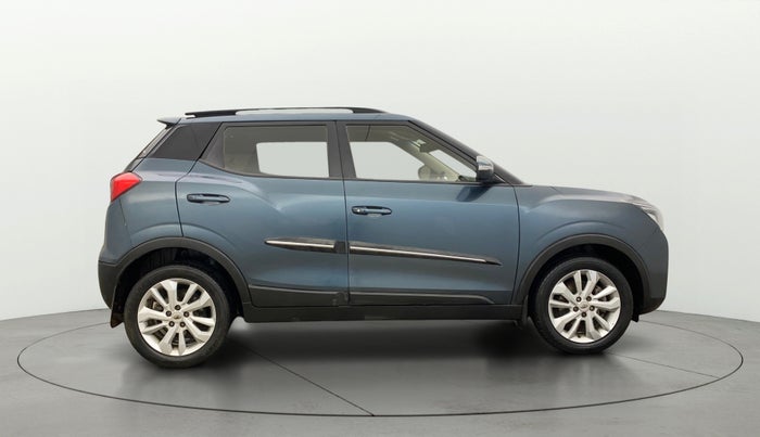 2021 Mahindra XUV300 W8 1.2 PETROL, Petrol, Manual, 52,390 km, Right Side View