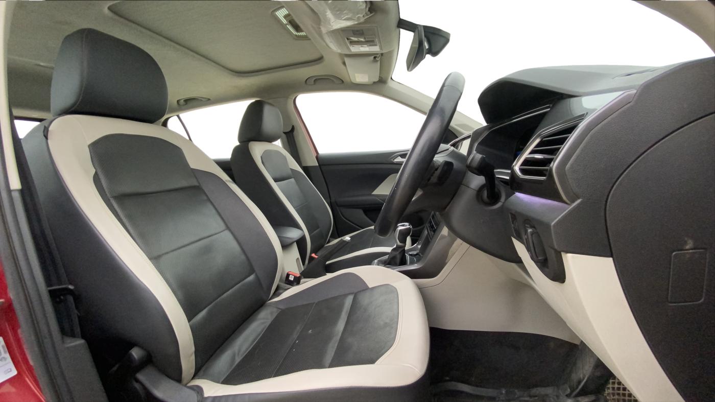 2022 Volkswagen TAIGUN TOPLINE 1.0 TSI AT, Petrol, Automatic, 44,705 km, Right Side Front Door Cabin