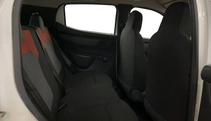 2016 Renault Kwid RXT 0.8, Petrol, Manual, 10,868 km, Right Side Rear Door Cabin