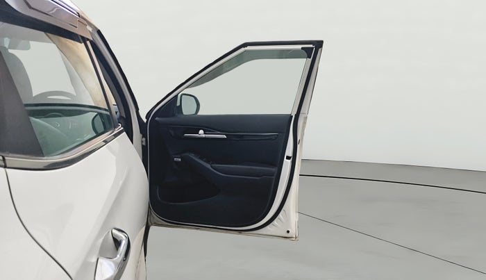 2020 KIA SELTOS GTX PLUS AT 1.5 DIESEL, Diesel, Automatic, 1,04,648 km, RHS Front Door