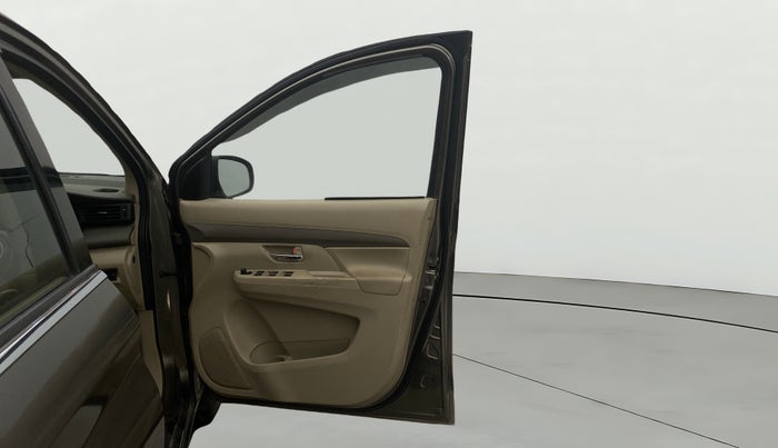 2019 Maruti Ertiga VXI SHVS, CNG, Manual, 90,186 km, RHS Front Door