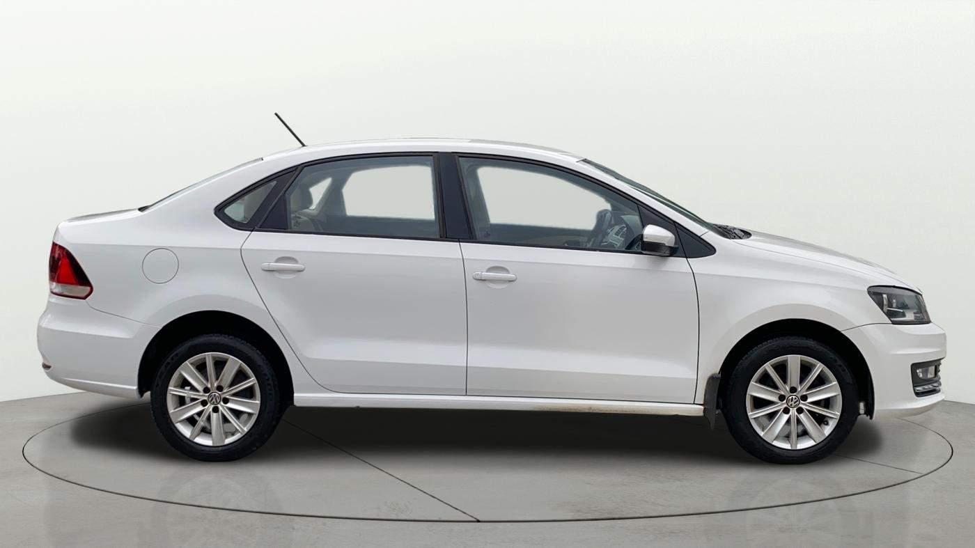 2018 Volkswagen Vento HIGHLINE 1.6 MPI, Petrol, Manual, 75,330 km, Right Side View