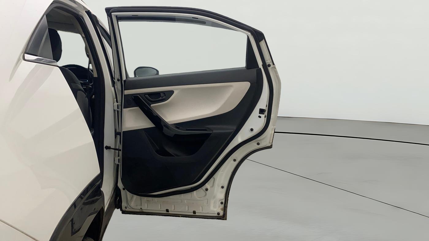 2025 Tata Curvv Creative S 1.2 Petrol 6MT, Petrol, Manual, 15,761 km, RHS Rear Door