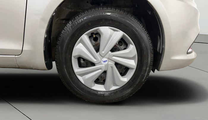 2015 Maruti Swift Dzire VXI, Petrol, Manual, 66,613 km, Right Front Wheel