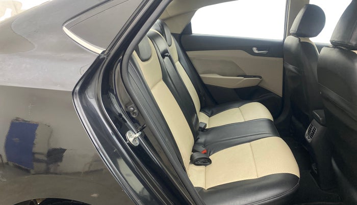 2018 Hyundai Verna 1.6 VTVT SX, Petrol, Manual, 91,155 km, Right Side Rear Door Cabin