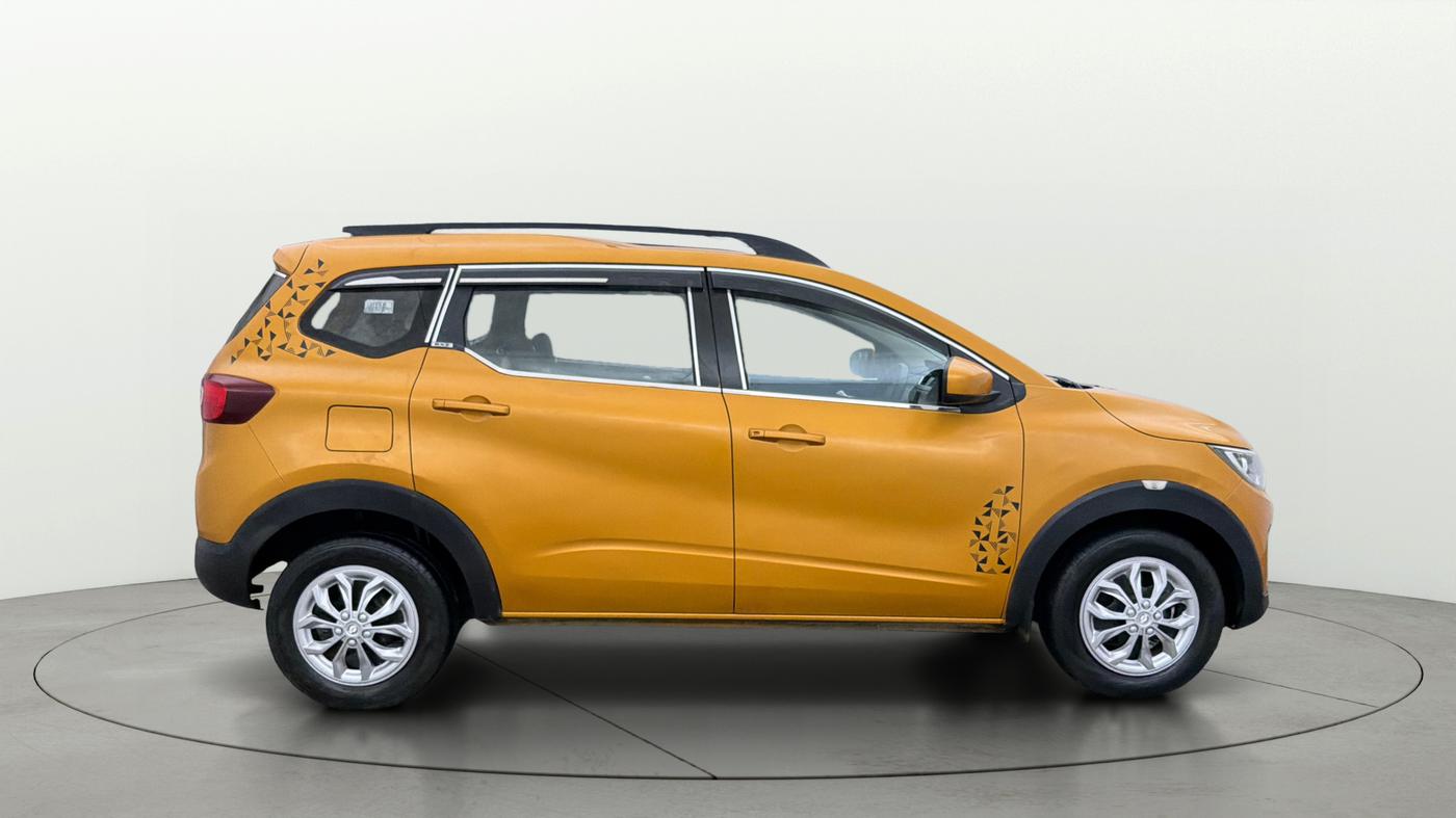 2020 Renault TRIBER RXZ, Petrol, Manual, 40,696 km, Right Side View