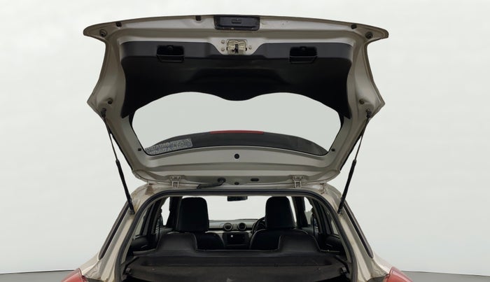 2020 Maruti Swift VXI AMT, CNG, Automatic, 76,355 km, Boot Door Open